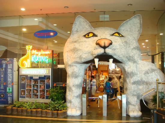 1-sarawak-borneo-kuching-cat-museum